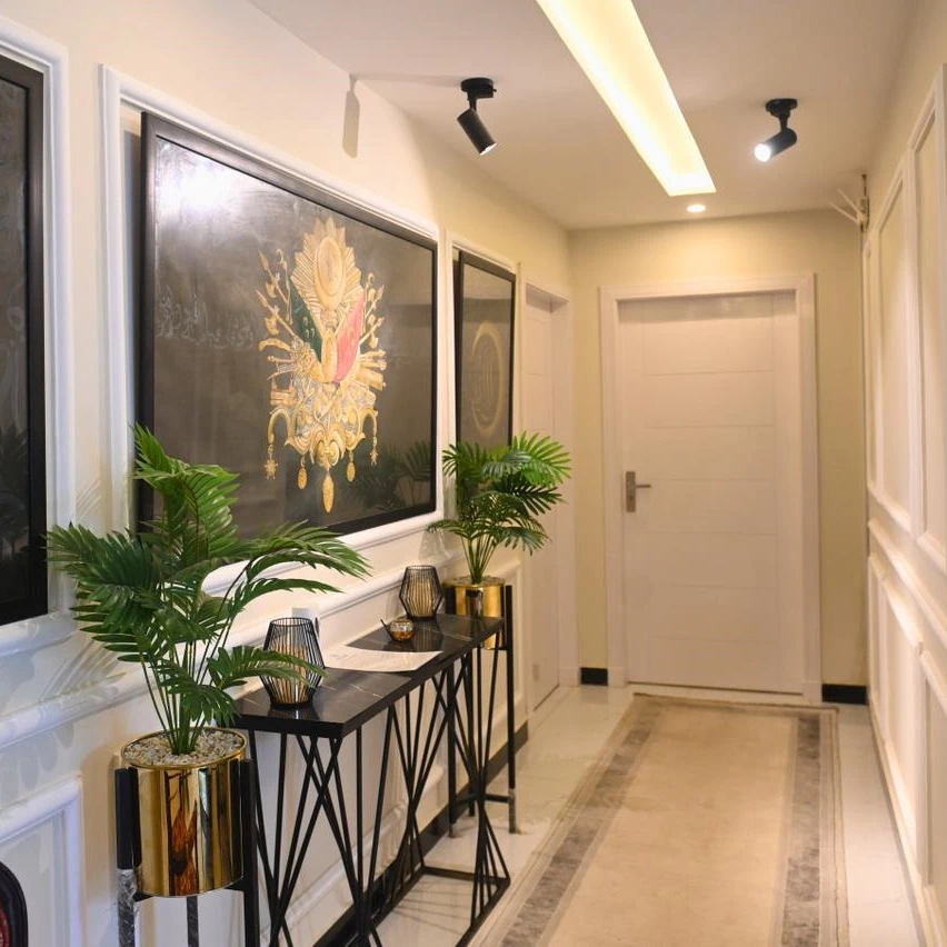 Spacious common area at The Rest House guest house